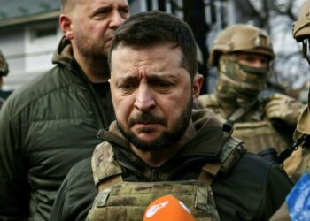 Ukraine: Zelensky vante une  » défense héroïque »à Severodonetsk
