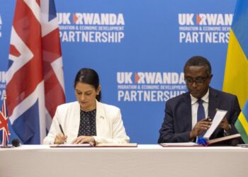 Rwanda : Londres prévoit d&rsquo;envoyer de premiers migrants mi-juin