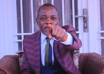 Fusillade de Kasindi : « le pays est dans la rue, vivement un leadership fort à la tête de la RDC » (Mike Mukebayi)