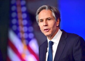 Fayulu interpelle Blinken : « les institutions démocratiques et sécuritaires de la RDC sont en danger »