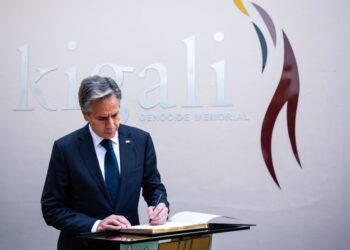Rwanda : Antony Blinken rend hommage aux victimes du génocide