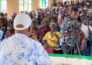 Kwango : Adolphe Muzito prêche la paix et la cohésion entre communautés