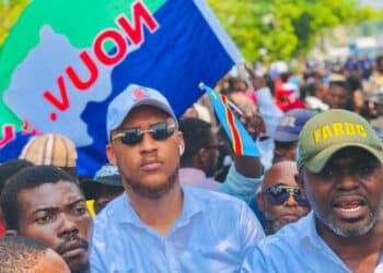 Les cadres et militants de Nouvel Elan lors du sit-in devant l'ambassade du Rwanda à Kinshasa Photo droit tiers