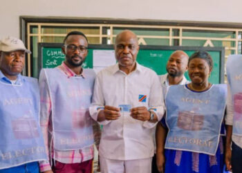 CENI : Après s&rsquo;être enrôlé, Fayulu fustige l&rsquo;absence de kits dans plusieurs centres