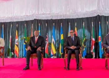 EAC : « jour après jour, Tshisekedi met en danger notre territoire et la vie des Congolais » (Lucha)