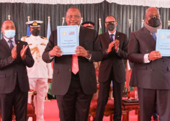 Adhésion de la RDC à l&rsquo;EAC : Félix Tshisekedi traduit en justice pour « haute trahison »