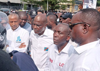 Sit-in de l&rsquo;opposition devant la CENI : « nous n&rsquo;accepterons pas une nouvelle fraude électorale » (Fayulu)