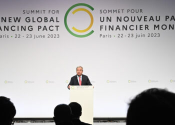 Sommet de Paris : « l&rsquo;architecture financière internationale a échoué dans sa mission de fournir un filet de sécurité global aux pays en développement » (Guterres)