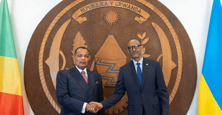 Les présidents Denis Sassou du Congo-B et Paul Kagame du Rwanda, vendredi 21 juillet 2023, à Kigali